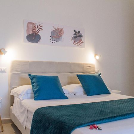 B&B Jolie Suite Villasimius Bagian luar foto