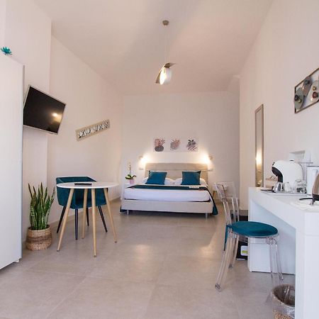 B&B Jolie Suite Villasimius Bagian luar foto