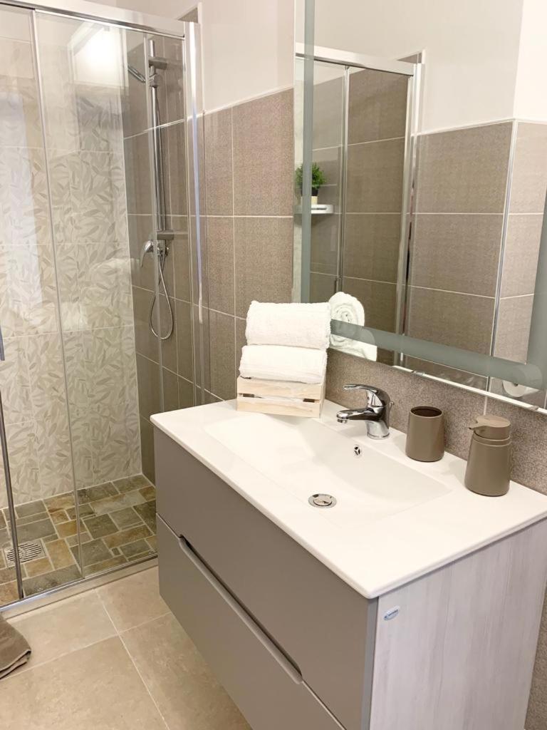 B&B Jolie Suite Villasimius Bagian luar foto