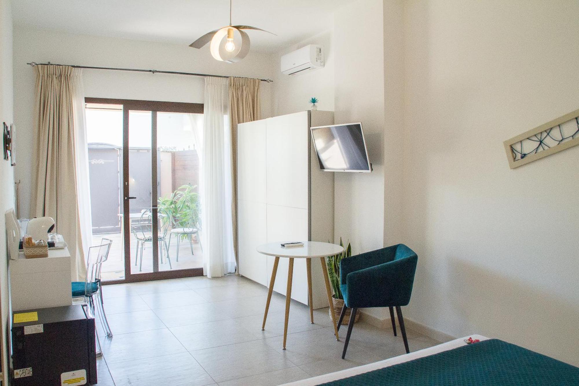 B&B Jolie Suite Villasimius Bagian luar foto