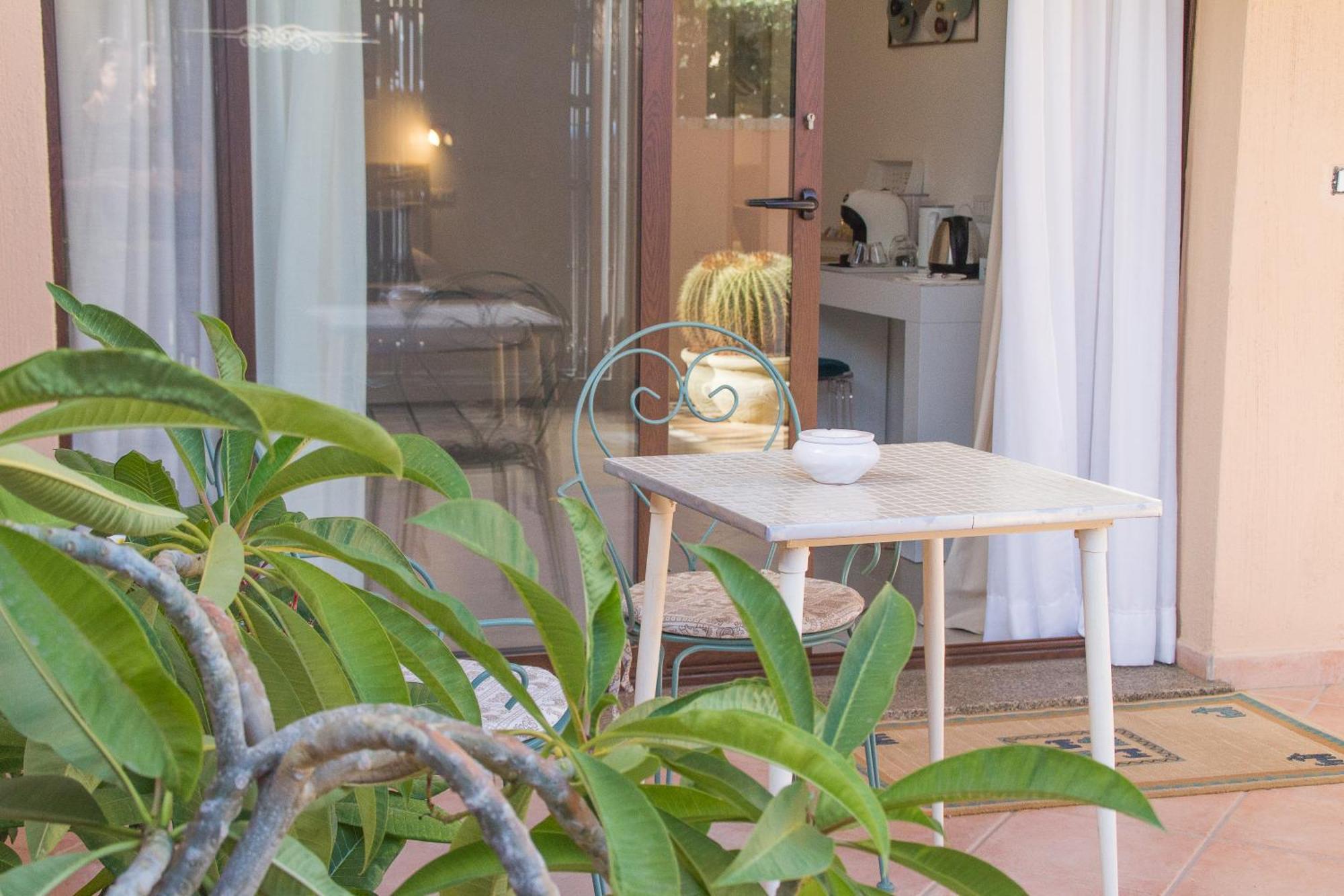 B&B Jolie Suite Villasimius Bagian luar foto