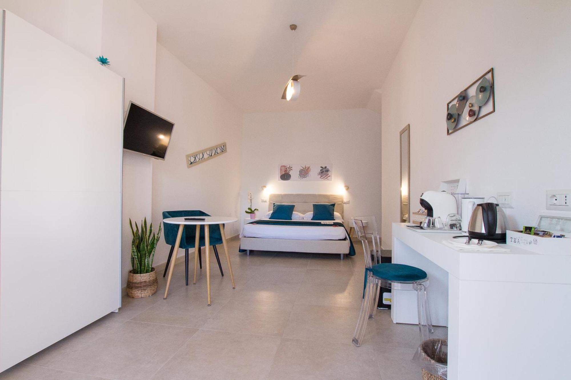 B&B Jolie Suite Villasimius Bagian luar foto