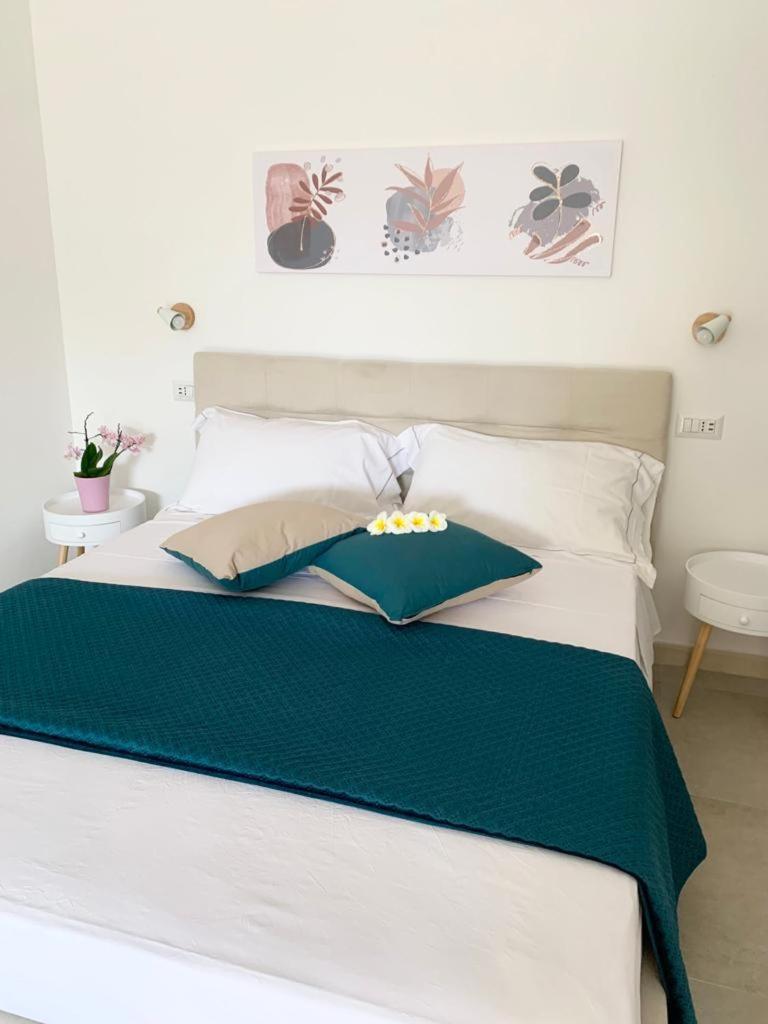 B&B Jolie Suite Villasimius Bagian luar foto