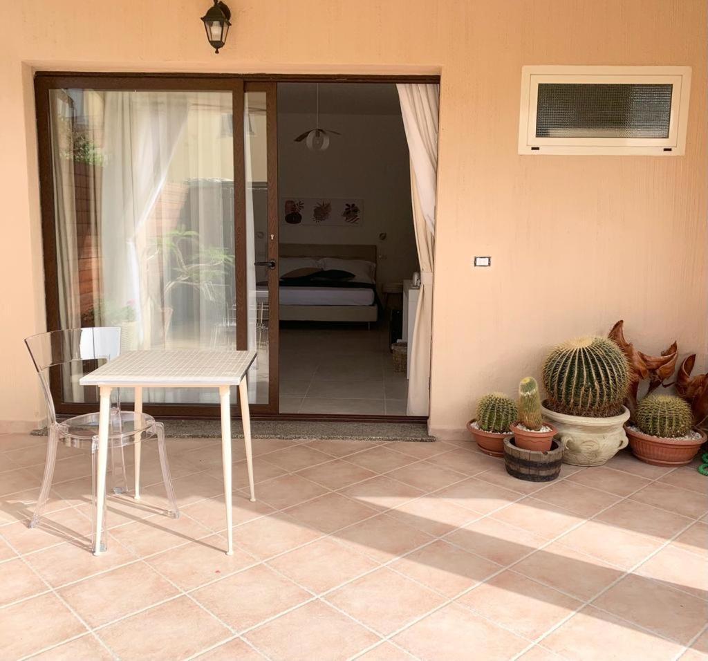 B&B Jolie Suite Villasimius Bagian luar foto